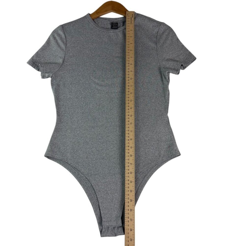 Women’s Gray Short Sleeve Bodysuit Size Large Stretchy Fitted Snap Closure - Picture 7 of 9